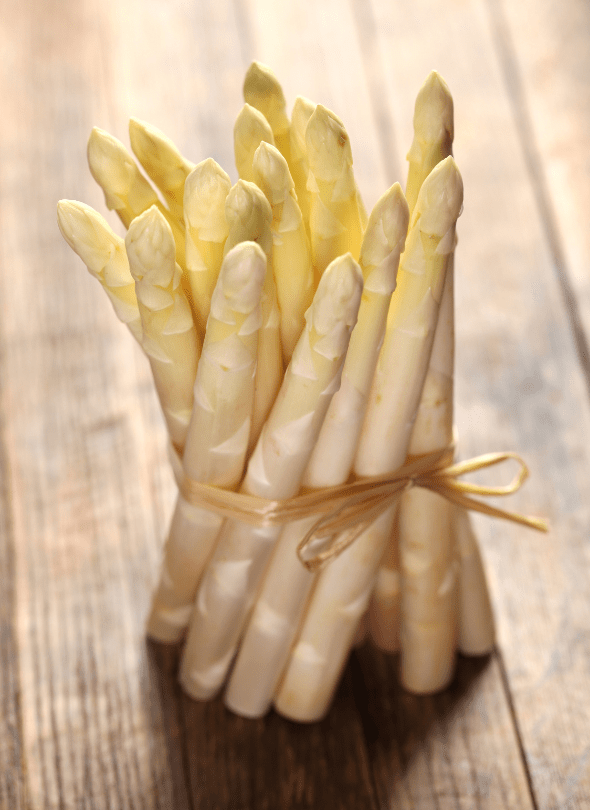 FRÜHLINGSKUSS . cremiges Süppchen von weißem Spargel